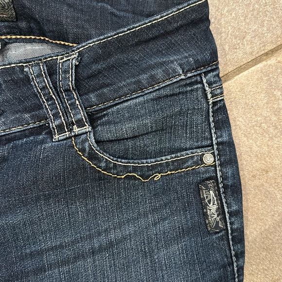 Blue Jeans - Picture 4 of 4